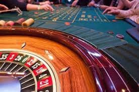 Koleksi permainan di istanacash mencakup Togel, slot, live casino, dan sportsbook